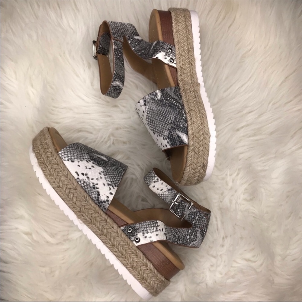 Esmeralda Snake Print Platform Espadrilles - Picture 4 of 8